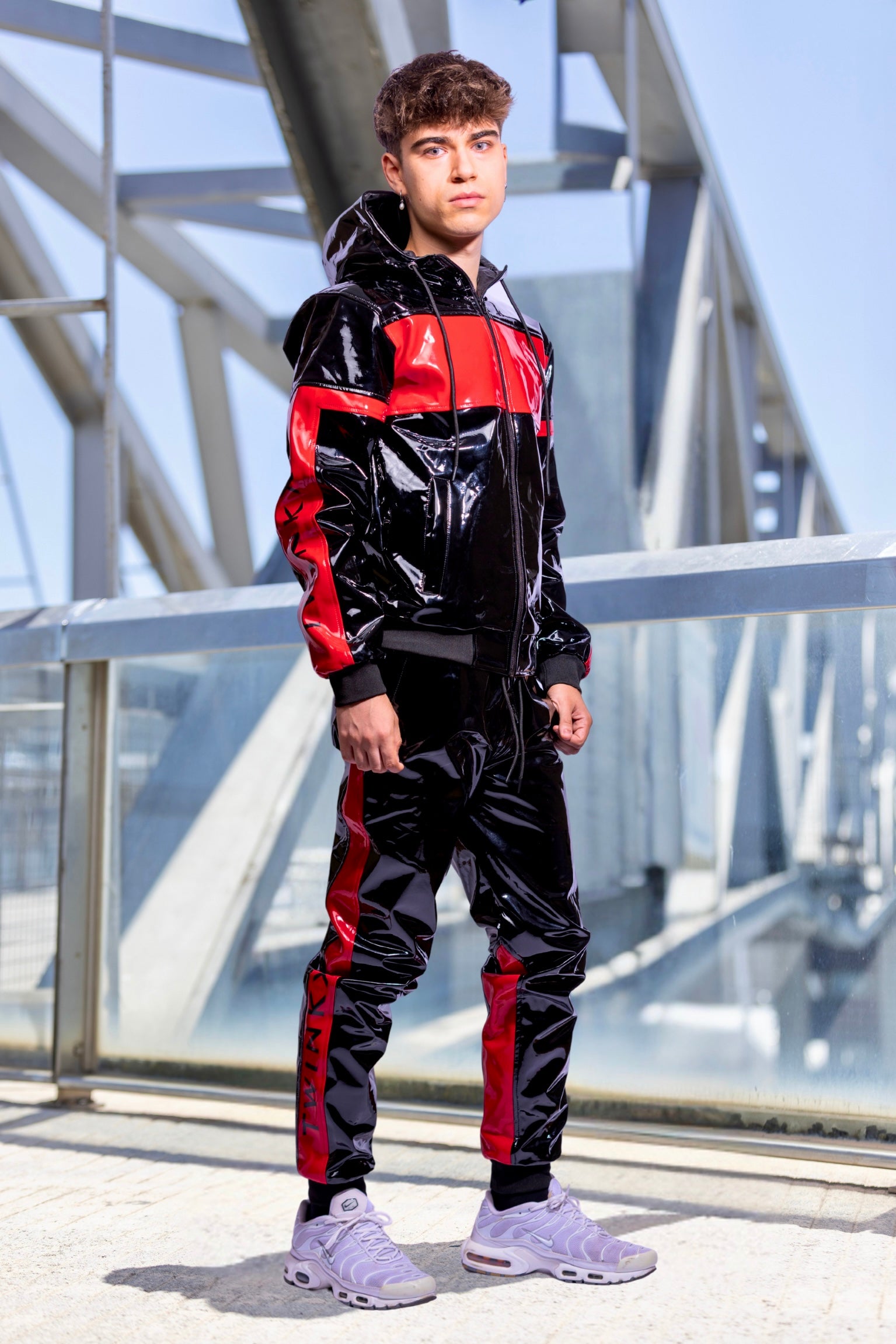 REACT SET I BLACK/RED I PVC PRO