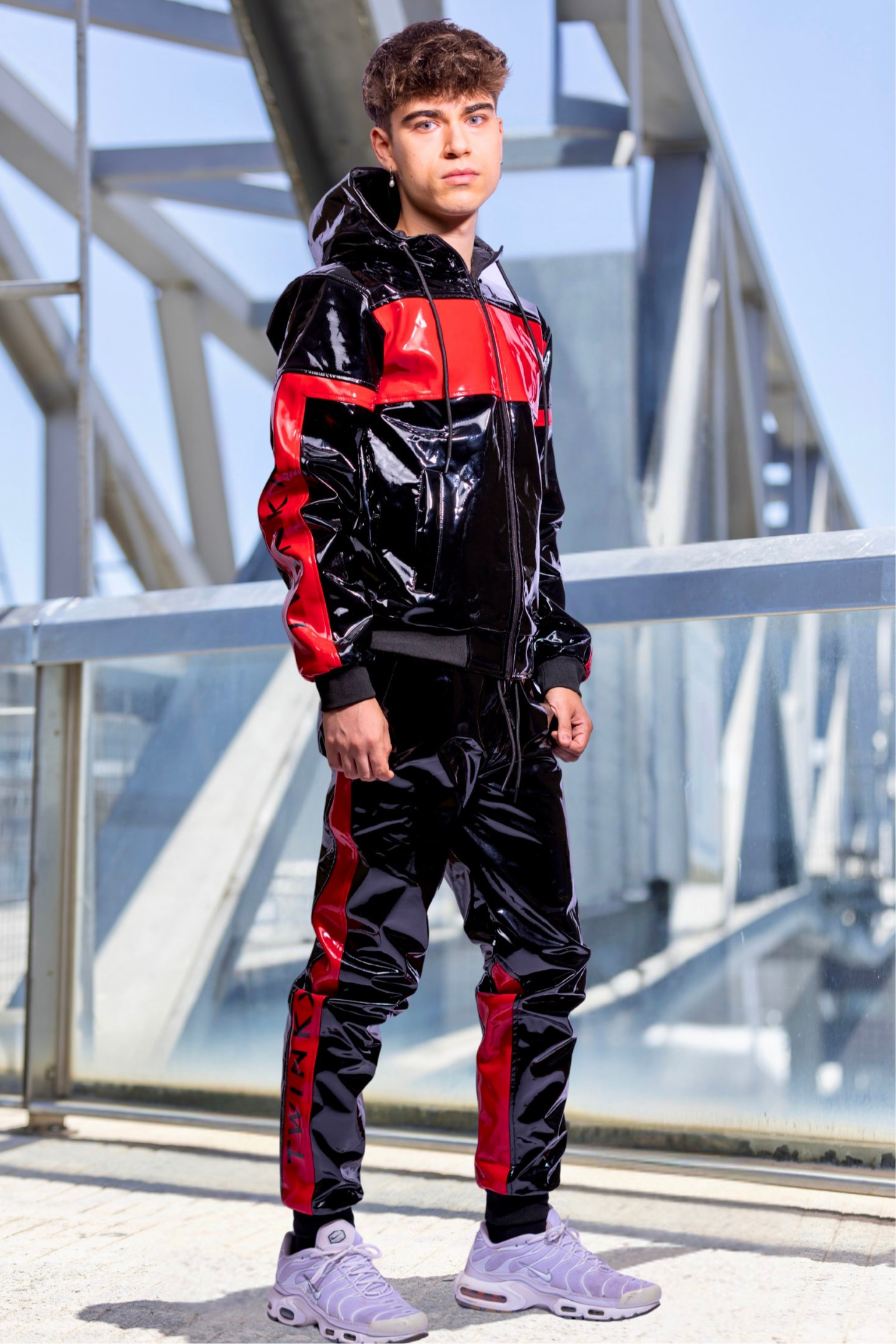 REACT SET I BLACK/RED I PVC PRO