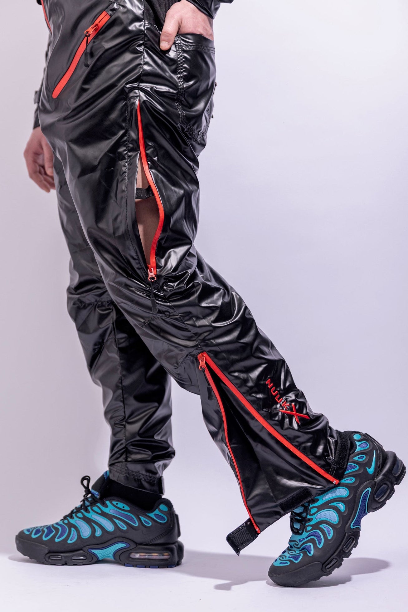 come.x.play fullsuit I iced black/red I nylon pro