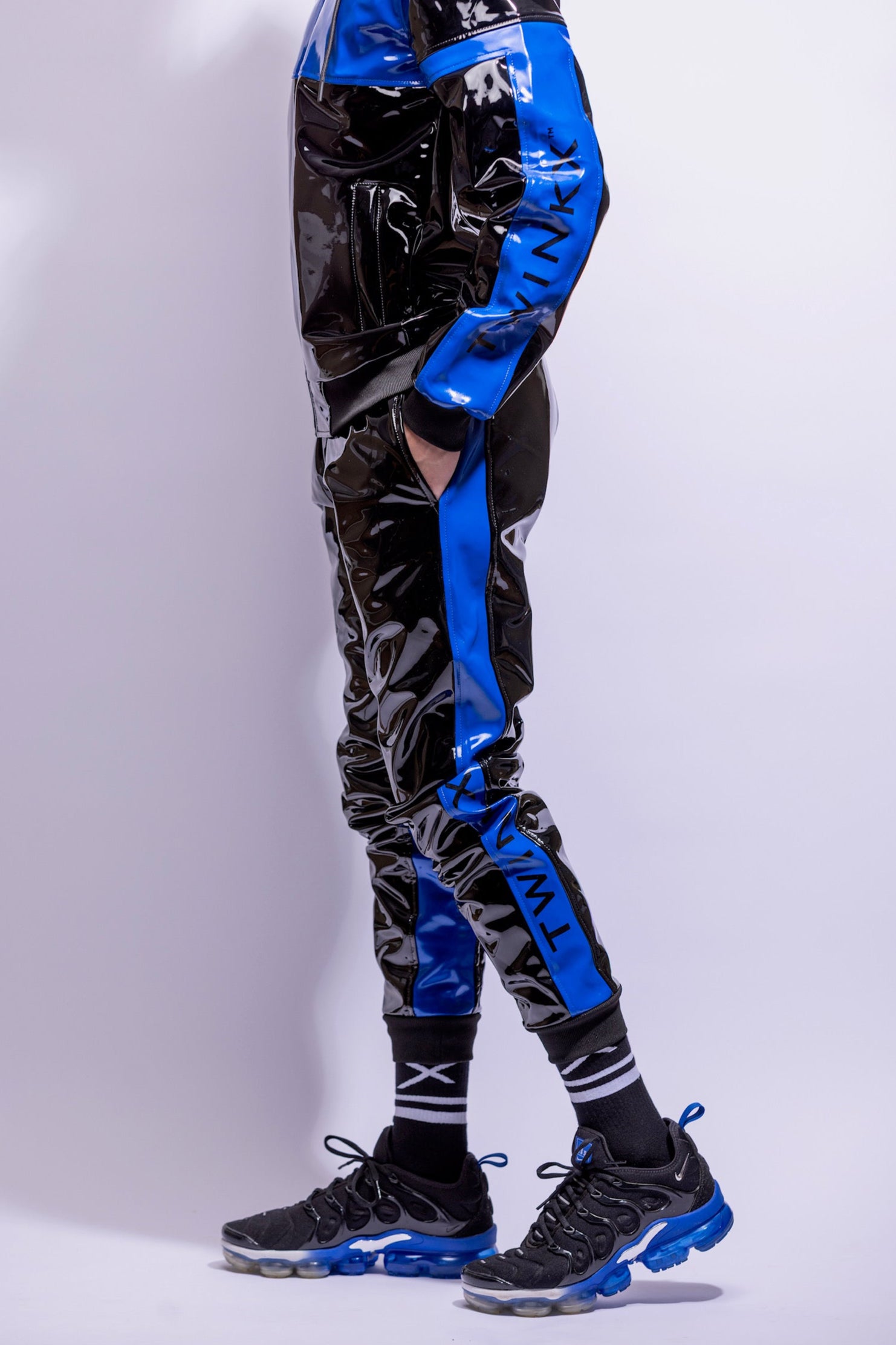 REACT SET I BLACK/BLUE I PVC PRO