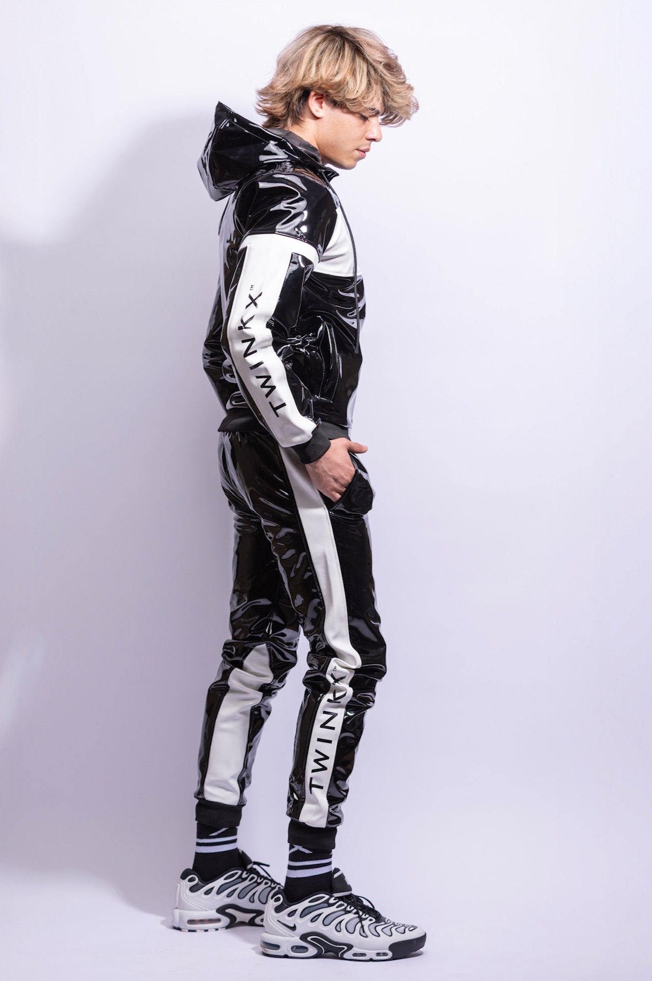 REACT SET I BLACK/WHITE I PVC PRO