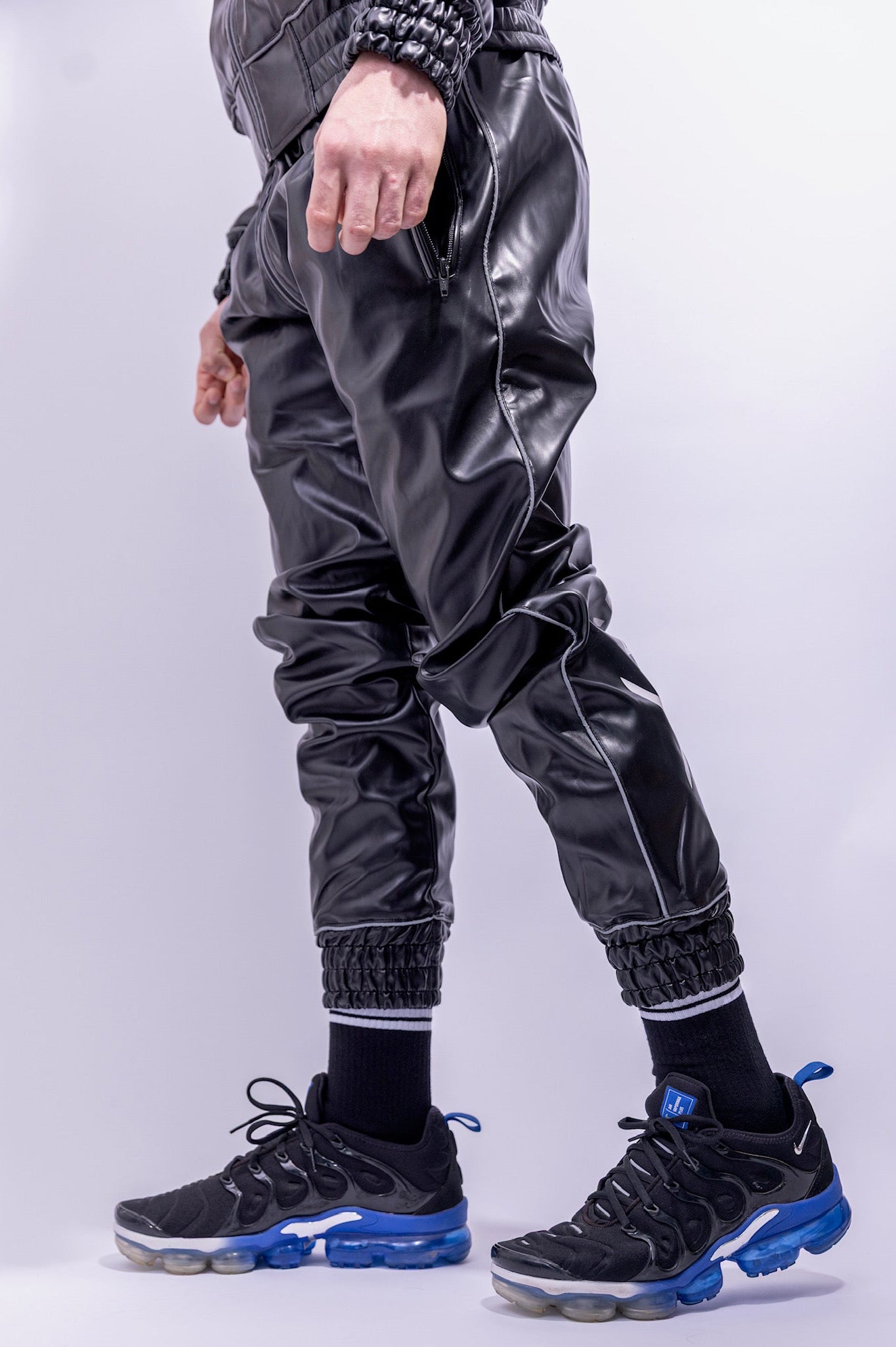 x frame pants I black/reflective I vegan leather