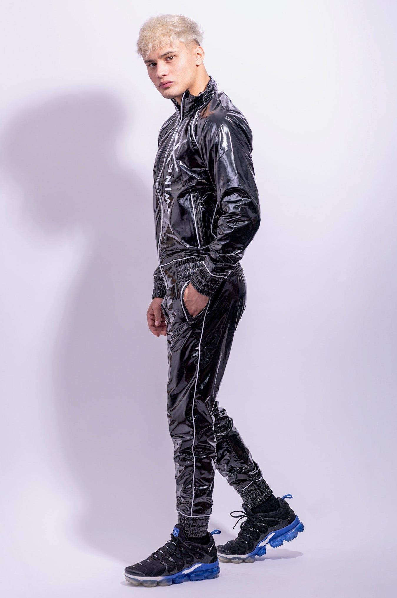 X FRAME SET I BLACK/WHITE I PVC