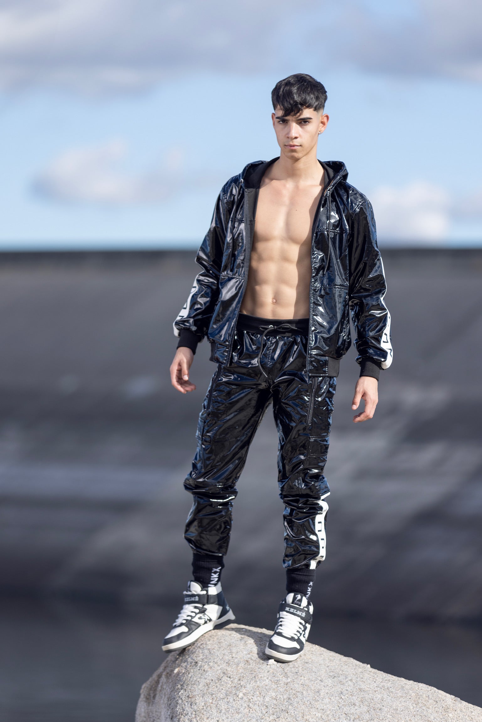 Y2050 set I black/white I PVC
