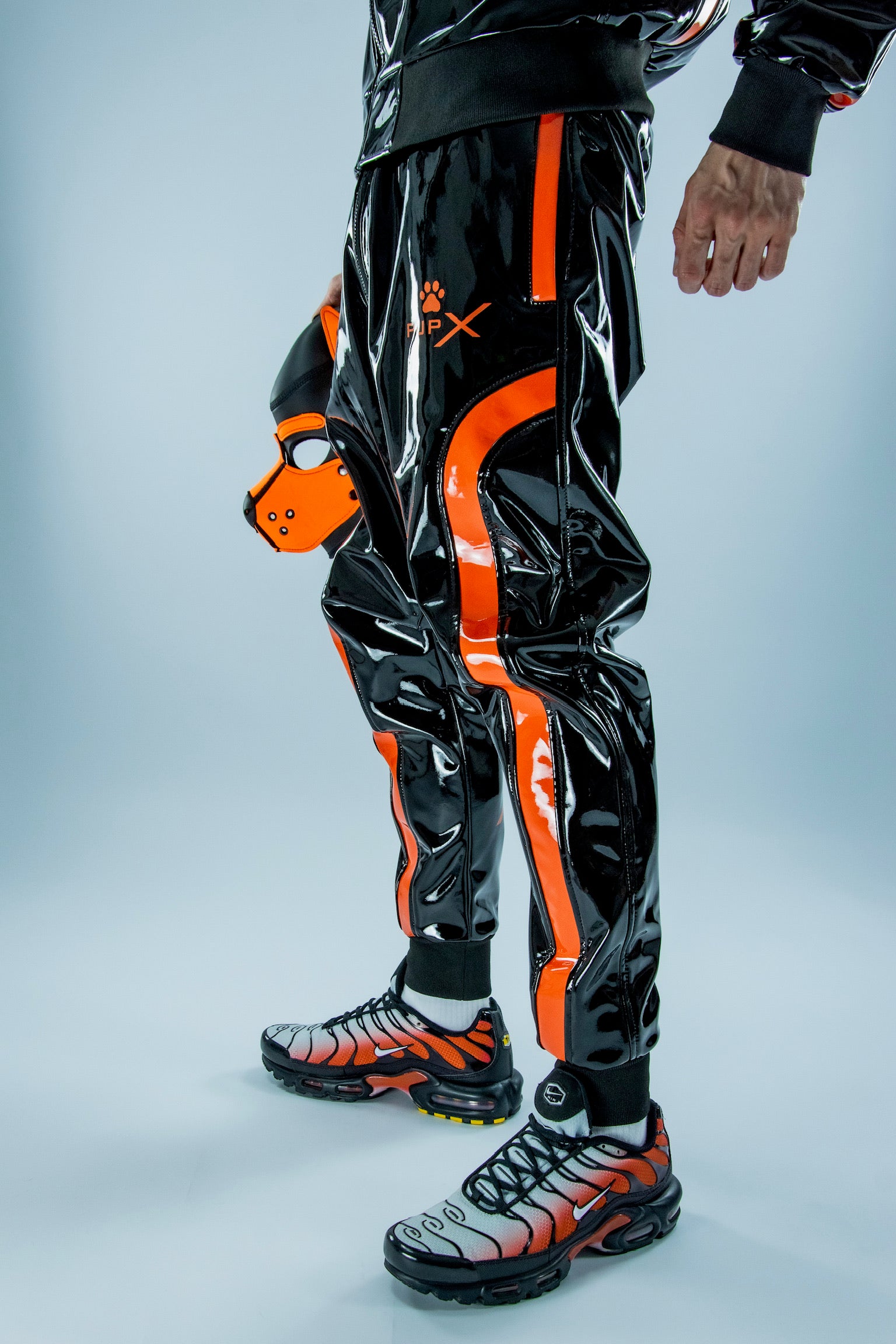 nuzzle pants I black/neon orange I pvc pro