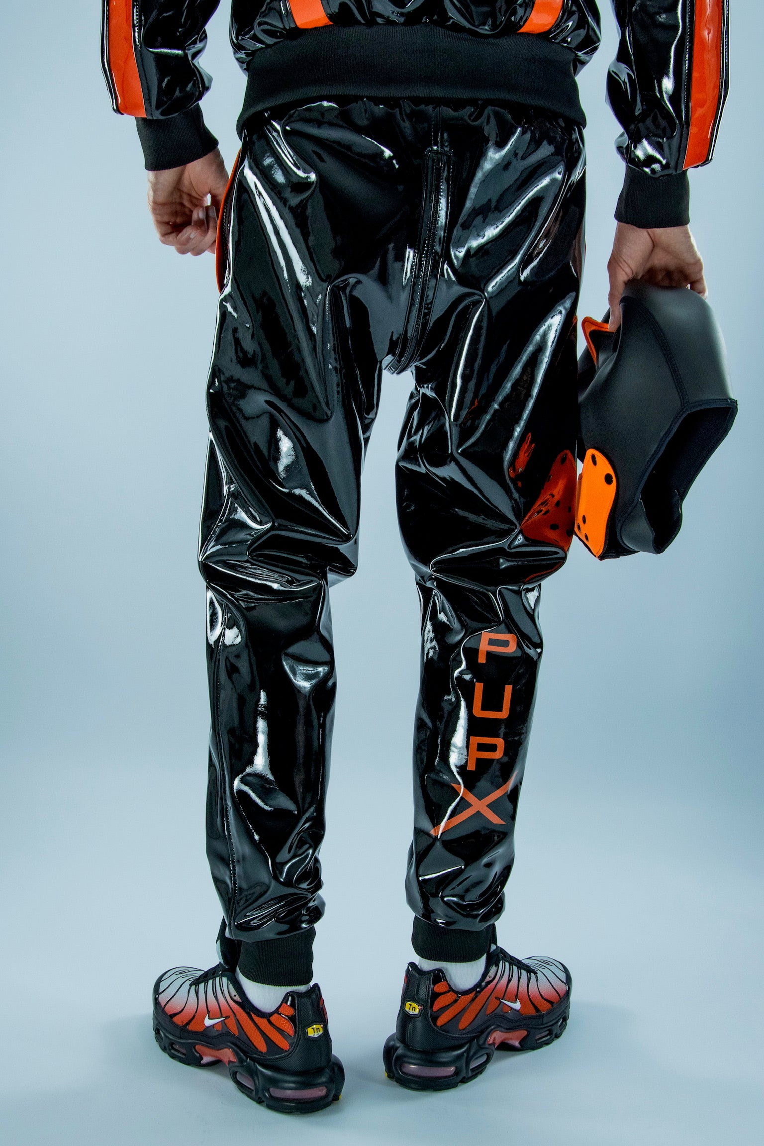 nuzzle pants I black/neon orange I pvc pro