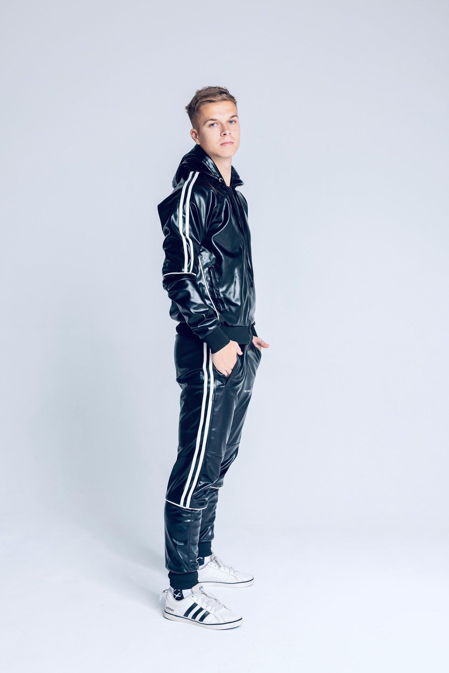 superhero pants I black/white I vegan leather