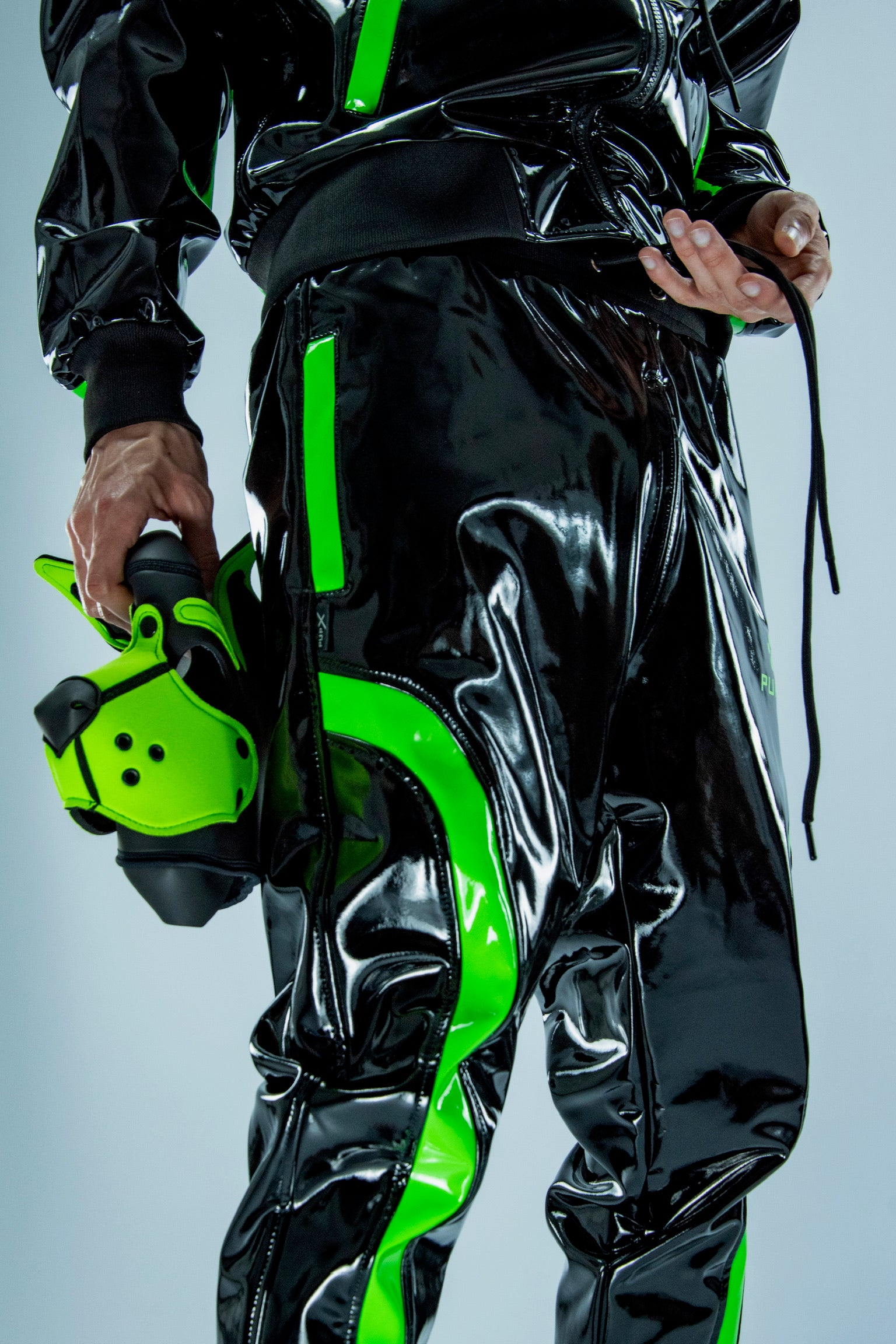nuzzle pants I black/green I pvc pro