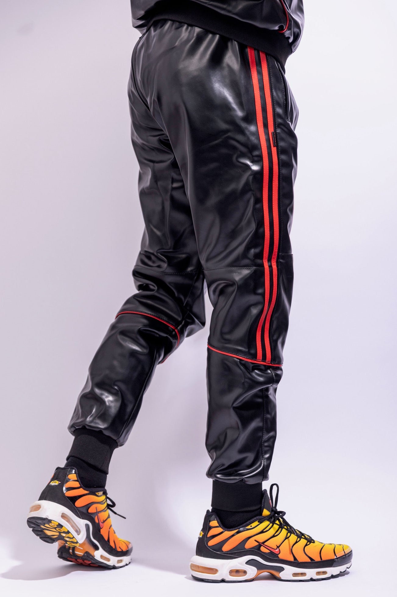 superhero pants I black/red I vegan leather