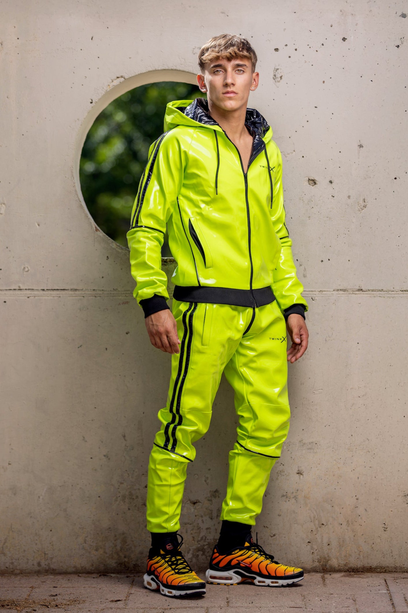 SUPERHERO SET I NEON/BLACK I PVC PRO