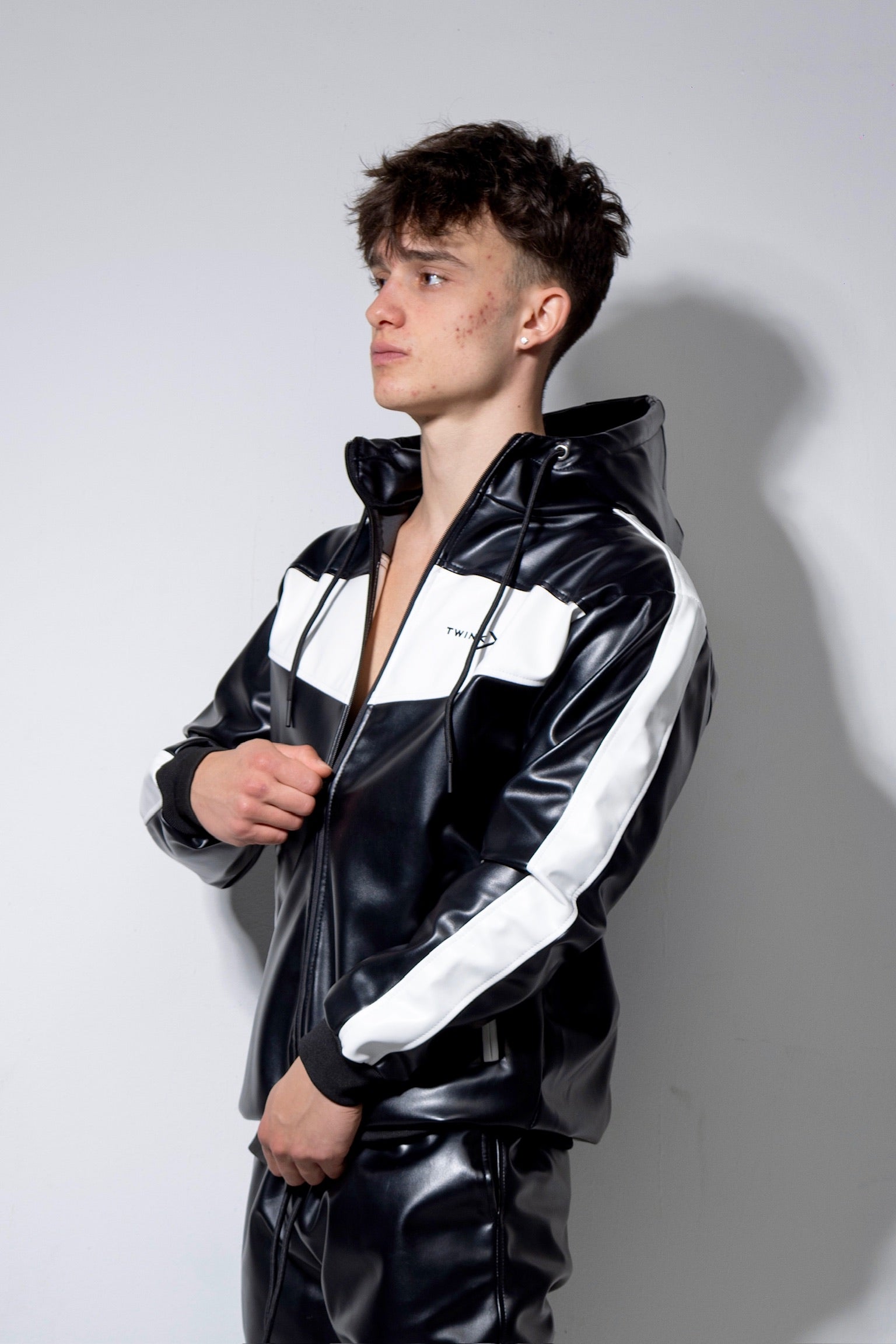 elite x night jacket I black/white I vegan leather