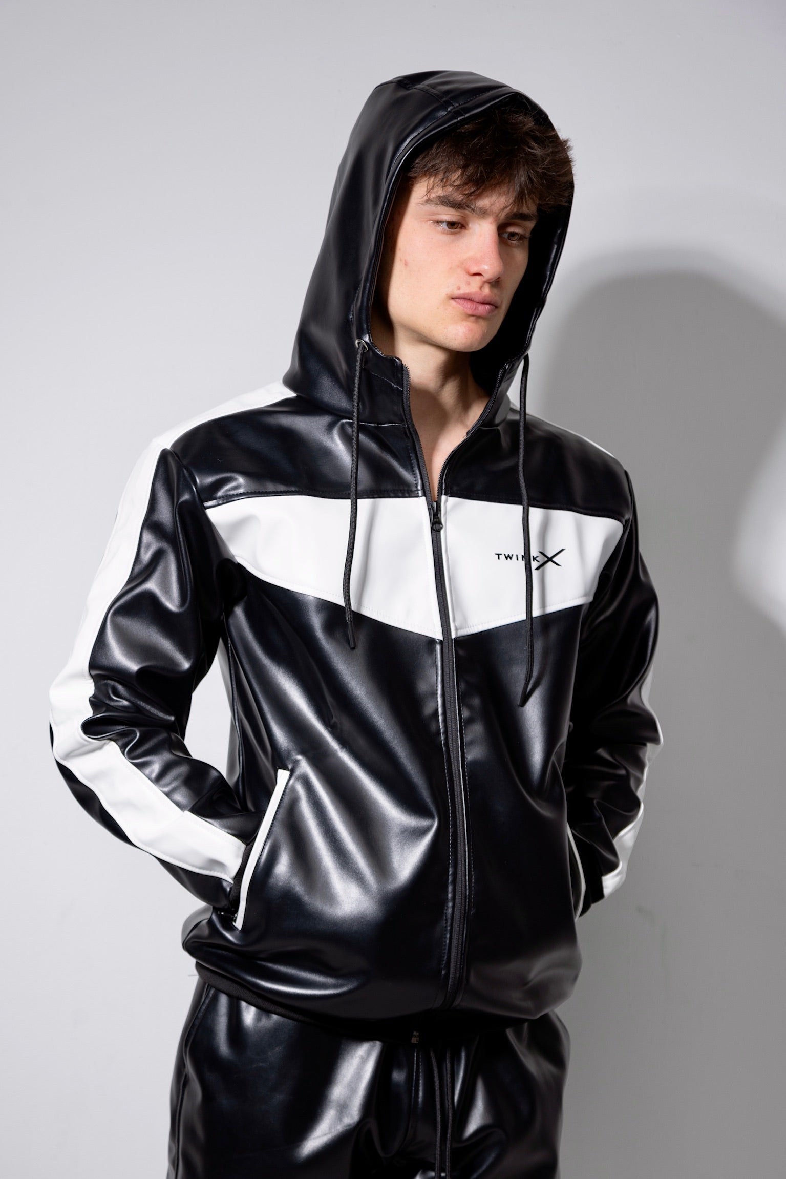 elite x night jacket I black/white I vegan leather