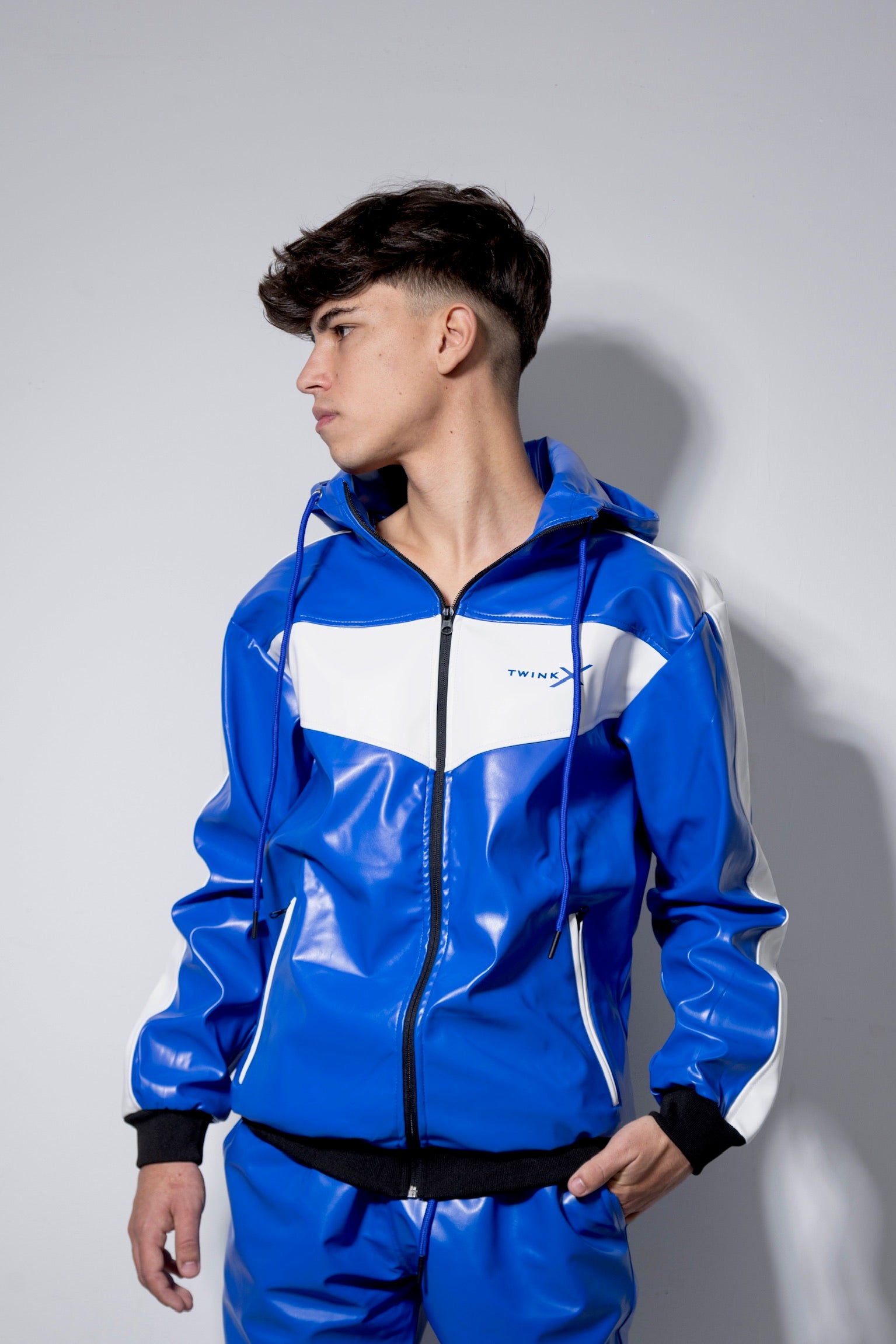 elite x day jacket I blue/white I vegan leather