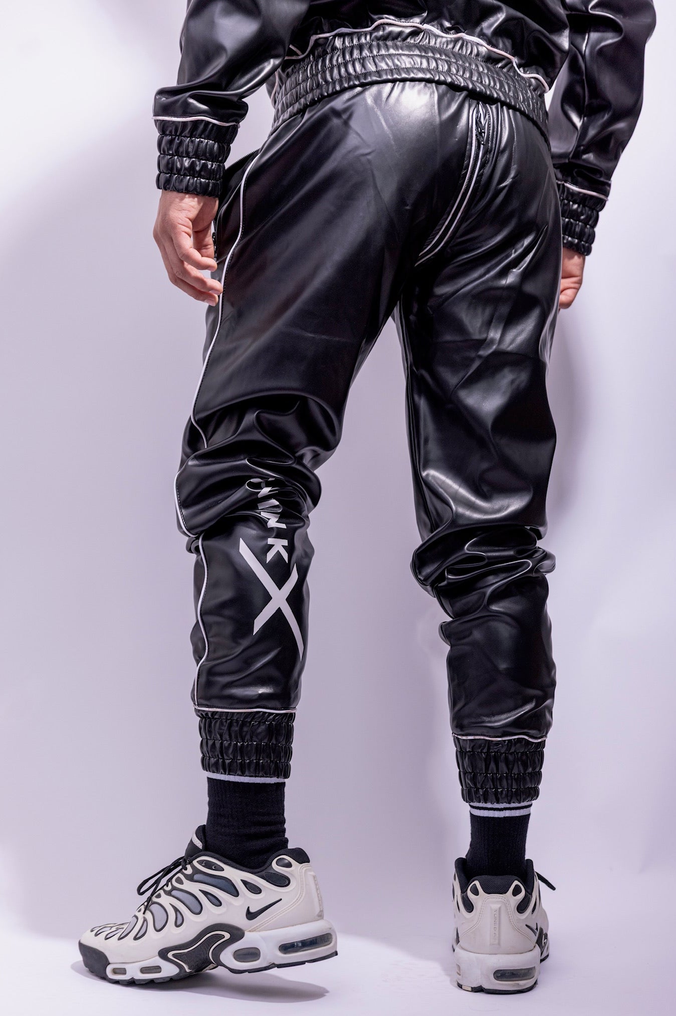 x frame pants I black/white I vegan leather
