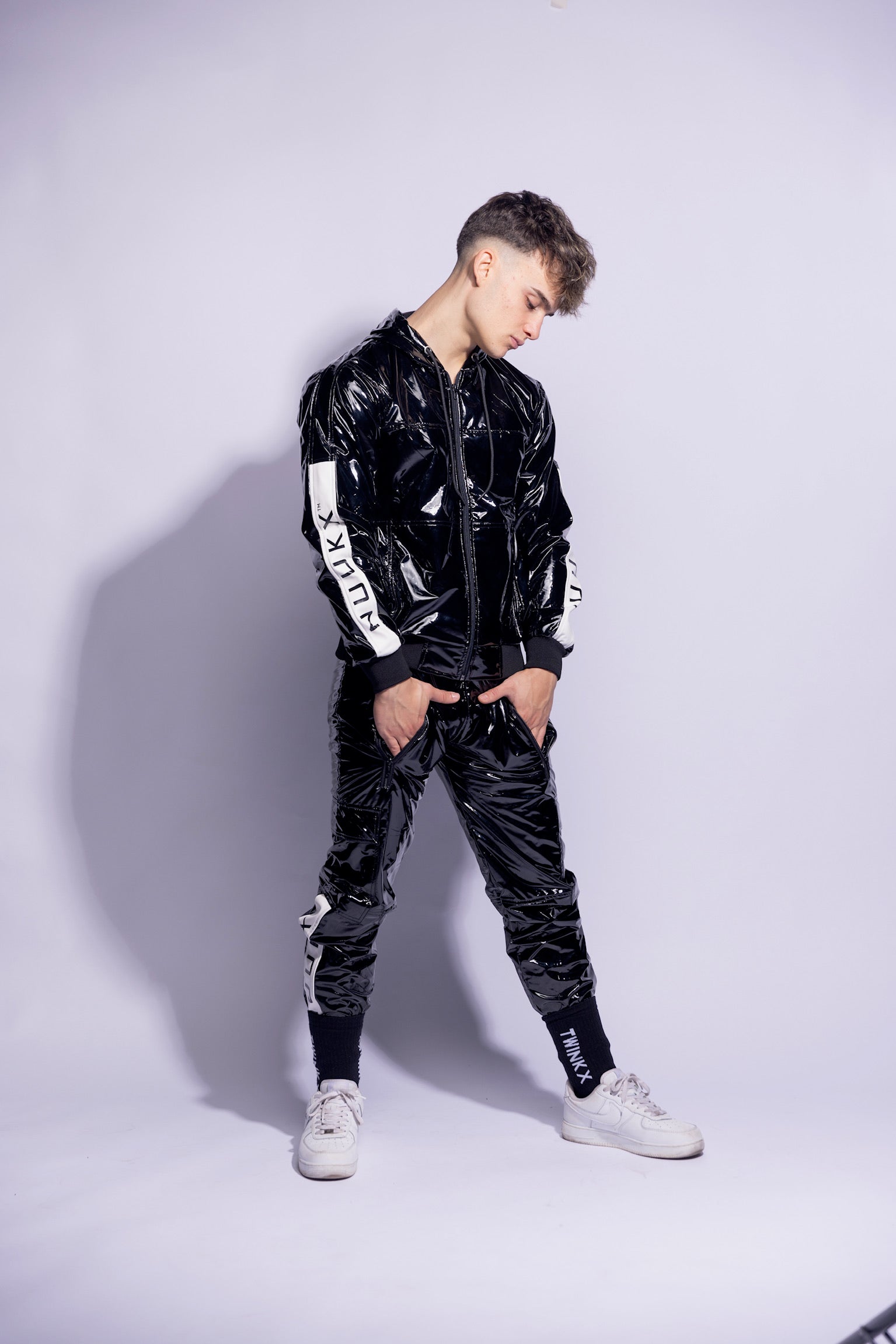 TWINKX PVCジャケットとパンツセット SUPERHERO Set – Black/White PVC PRO | Shiny NYLON Lined | TWINK X