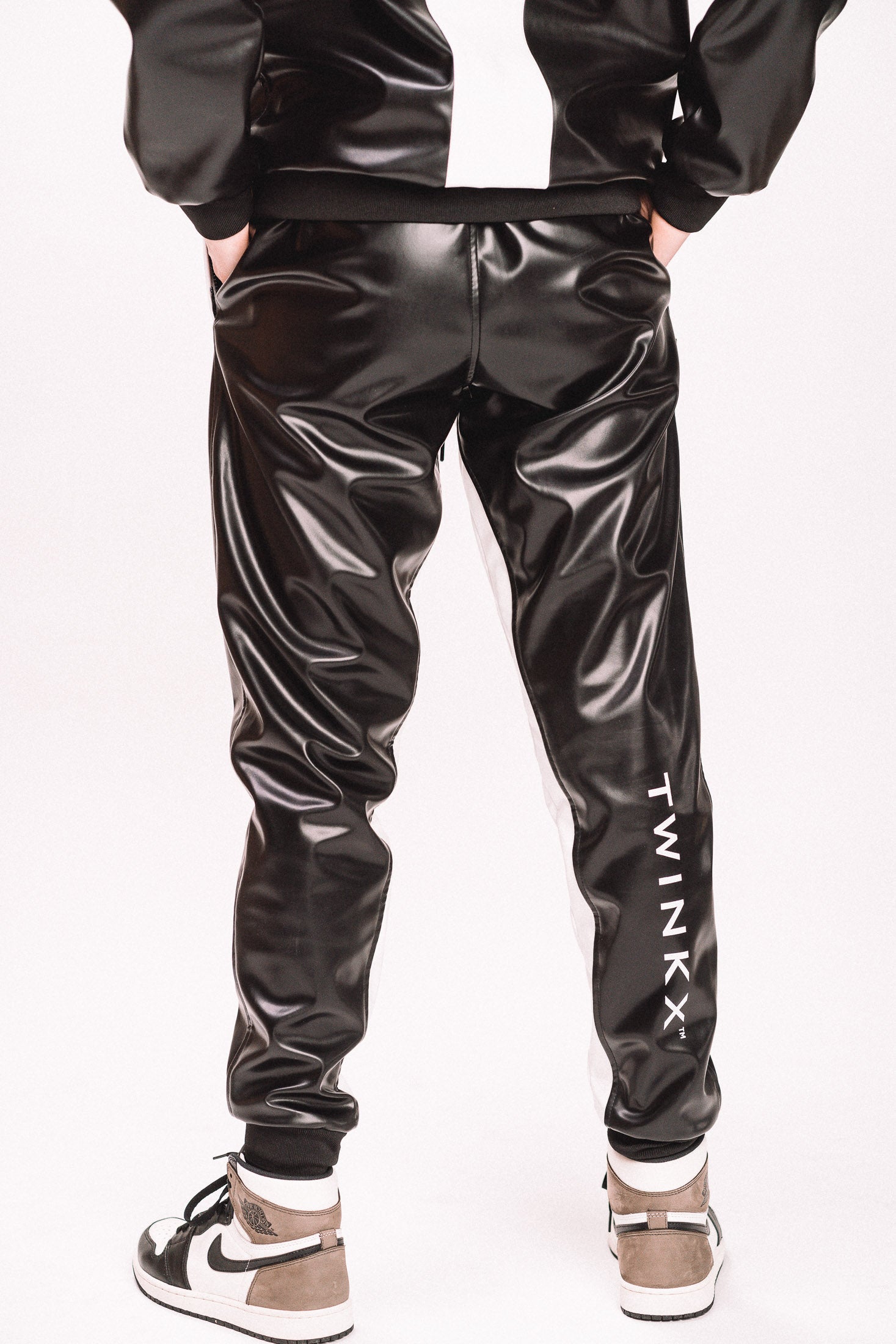 datingstar pants I black/white I vegan leather